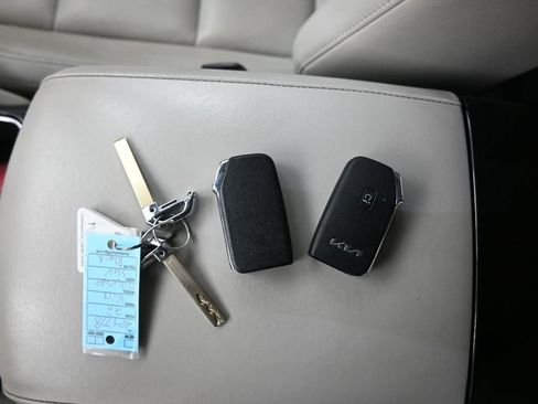 Used 2022 Kia Telluride EX w/ EX Premium Package AWD/4WD image 23