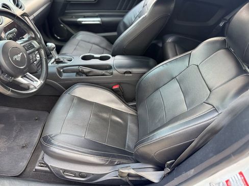 Used 2020 Ford Mustang Premium RWD image 21