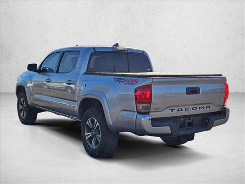 Used 2016 Toyota Tacoma TRD Sport image 8