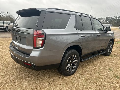 Used 2021 Chevrolet Tahoe Z71 w/ Z71 Signature Package image 11