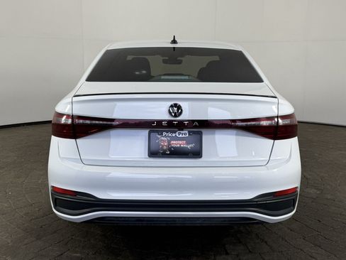 Used 2025 Volkswagen Jetta Sport FWD image 6