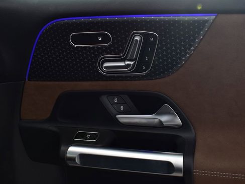 Certified 2025 Mercedes-Benz GLB 35 AMG 4MATIC image 40