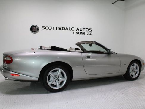Used 1999 Jaguar XK8 Convertible RWD image 9