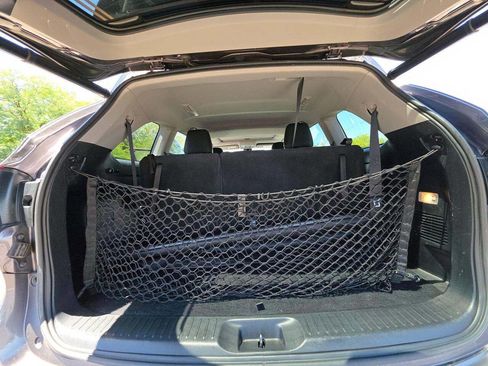 Used 2019 Toyota Highlander XLE AWD/4WD image 11