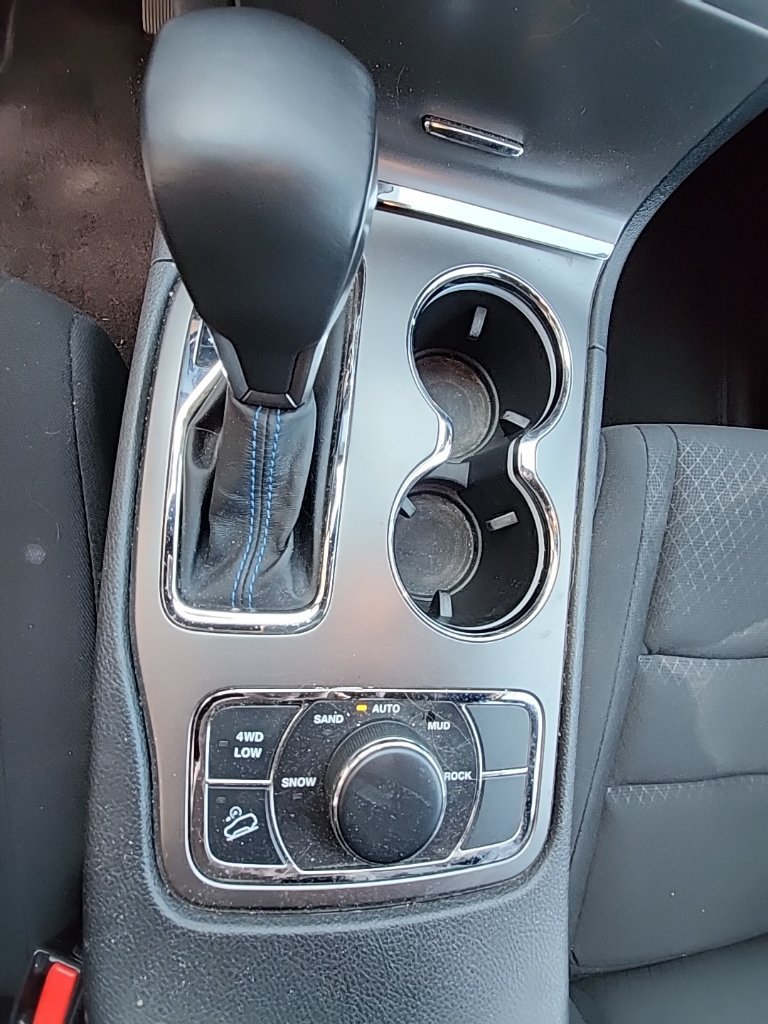 Used 2018 Jeep Grand Cherokee Laredo AWD/4WD image 13