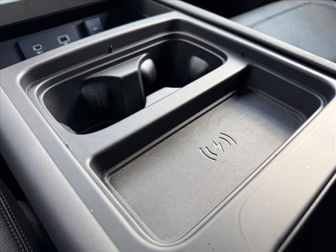 Used 2024 Land Rover Defender 110 S image 31