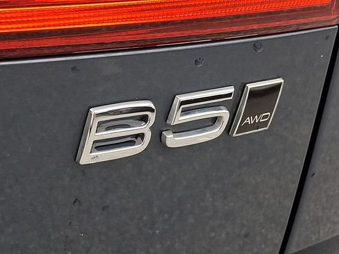 Certified 2023 Volvo XC60 B5 Core w/ Climate Package AWD/4WD image 32