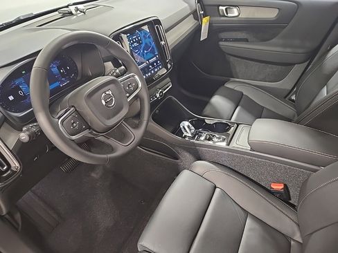 New 2026 Volvo XC40 B5 Plus w/ Protection Package Premier image 21