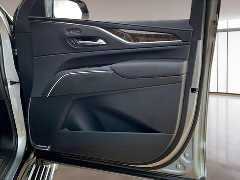 Certified 2024 Cadillac Escalade Sport Platinum w/ LPO, ONYX Package AWD/4WD image 19
