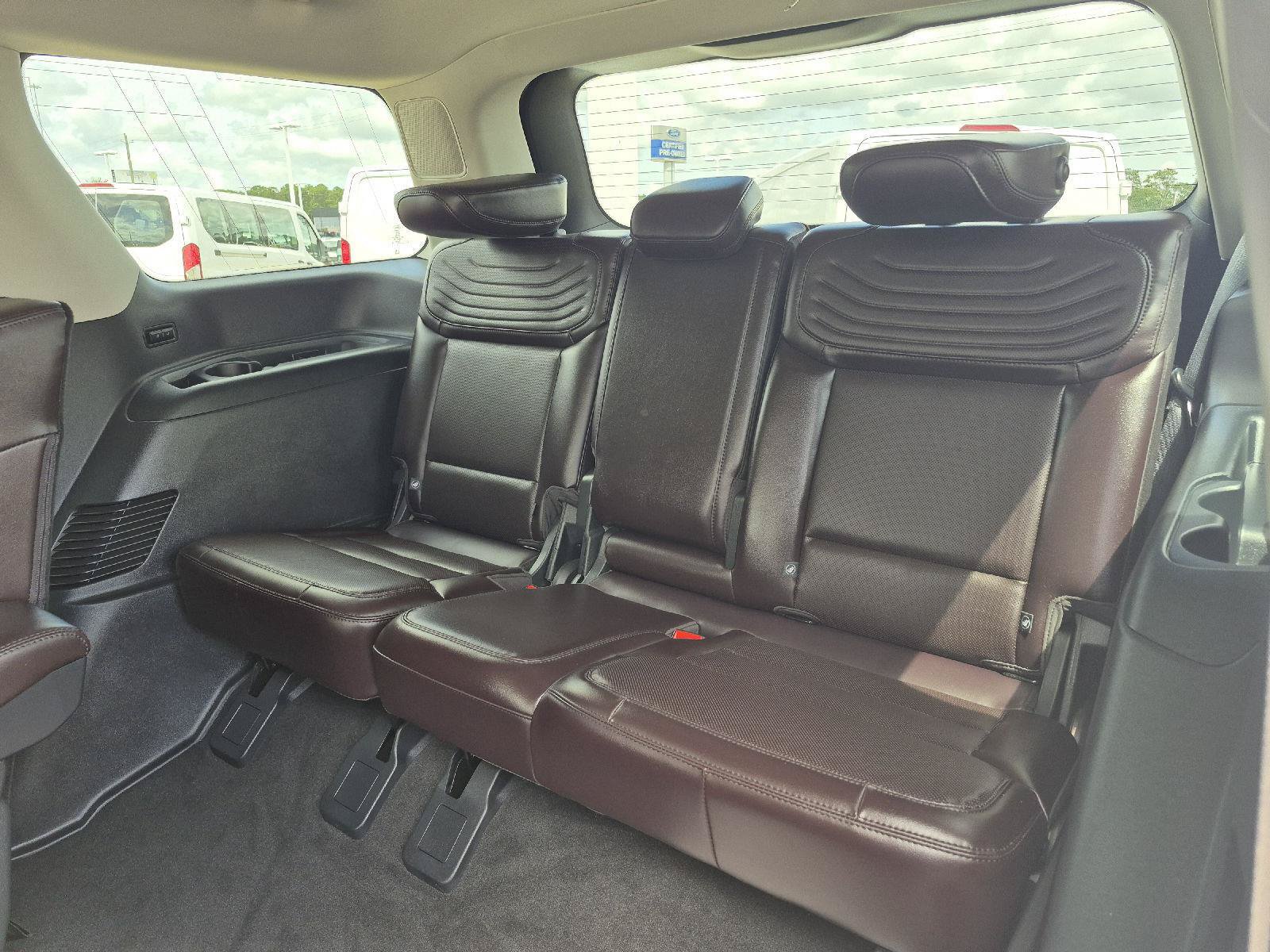 Used 2025 Ford Expedition Platinum w/ Platinum Ultimate Package AWD/4WD image 14