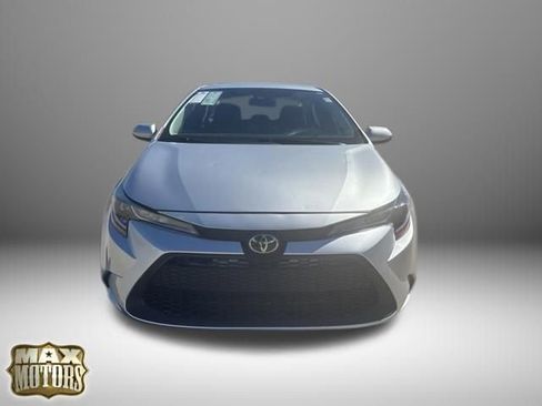 Used 2022 Toyota Corolla LE FWD image 3