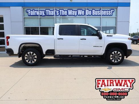 Used 2024 Chevrolet Silverado 2500 Custom w/ Custom Convenience Package AWD/4WD image 1