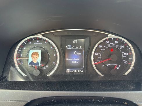 Used 2015 Toyota Camry XSE FWD image 11