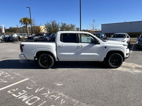 New 2026 Nissan Frontier SV w/ SV Convenience Package image 2