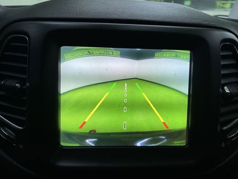 Used 2017 Jeep Compass Trailhawk image 23