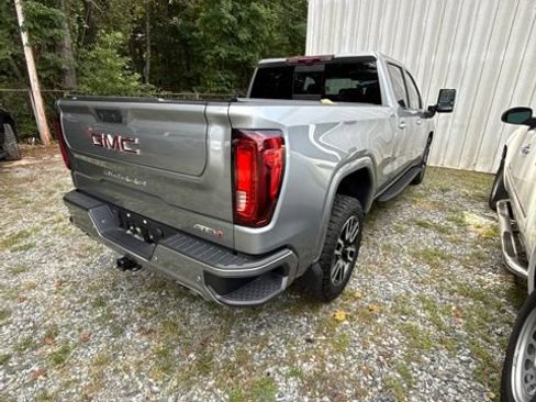 Used 2024 GMC Sierra 1500 AT4 w/ Technology Package AWD/4WD image 7