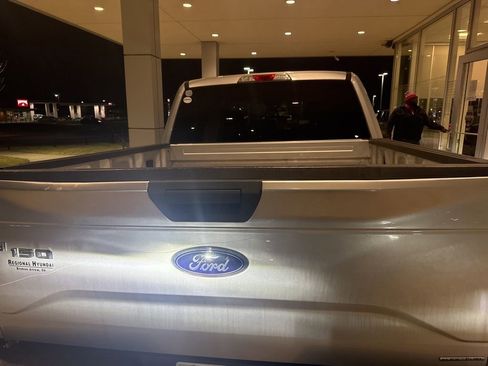 Used 2015 Ford F150 XLT image 9