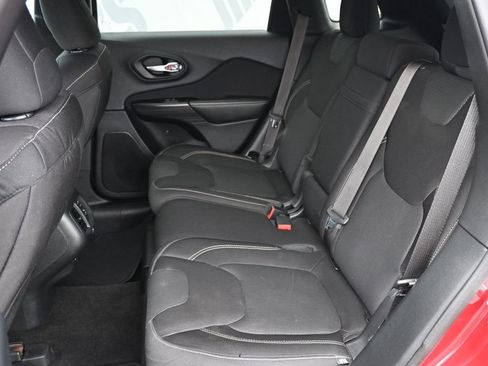 Used 2015 Jeep Cherokee Latitude FWD image 13