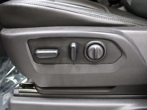 Used 2019 GMC Sierra 1500 SLT w/ LPO, GMC Protection Package image 17