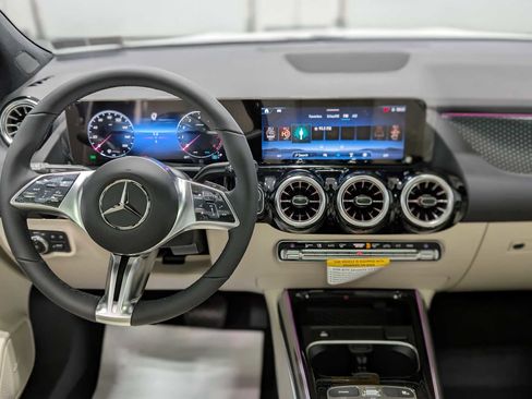 Used 2026 Mercedes-Benz GLA 250 4MATIC image 5