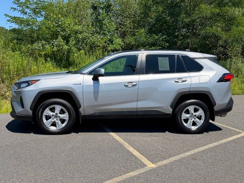 Used 2020 Toyota RAV4 LE w/ All Weather Liner Package AWD/4WD image 30
