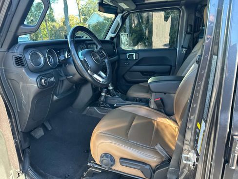 Used 2021 Jeep Wrangler Unlimited Sahara image 20