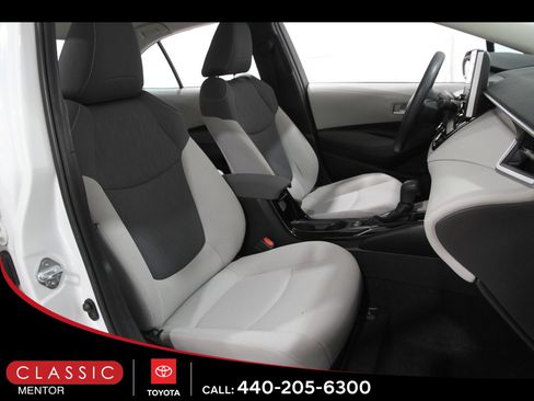 Used 2020 Toyota Corolla LE image 13