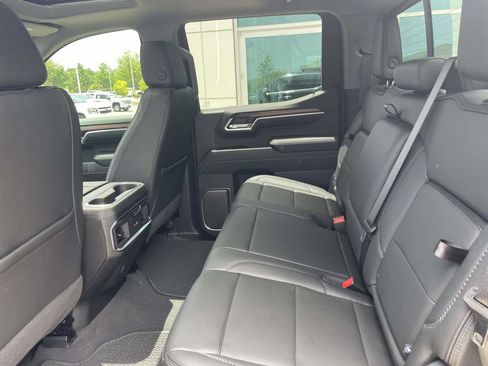Used 2025 GMC Sierra 1500 Denali AWD/4WD image 11
