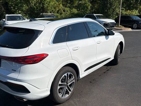 Certified 2025 Audi Q5 Premium w/ Convenience Package AWD/4WD image 4