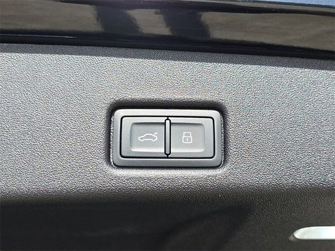 New 2025 Audi Q5 Premium image 13