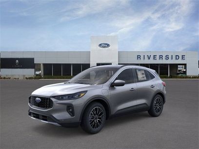 New 2025 Ford Escape SE w/ PHEV Premium Package