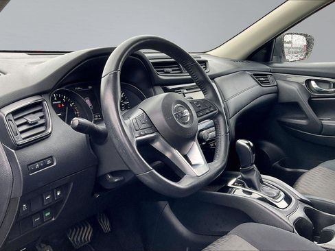 Used 2018 Nissan Rogue SV FWD image 16