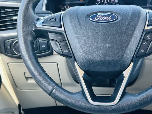 Used 2017 Ford Edge Titanium w/ Technology Package FWD image 16