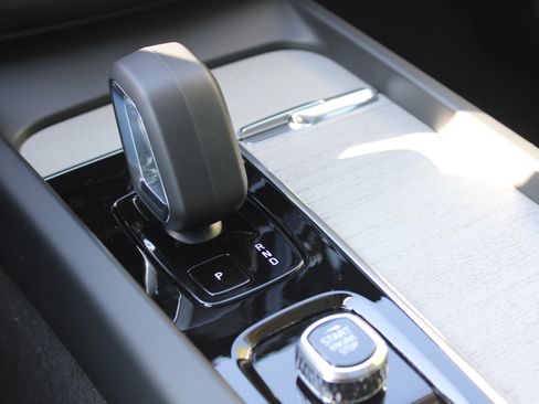 New 2025 Volvo XC60 T8 Plus w/ Protection Package Premier image 22