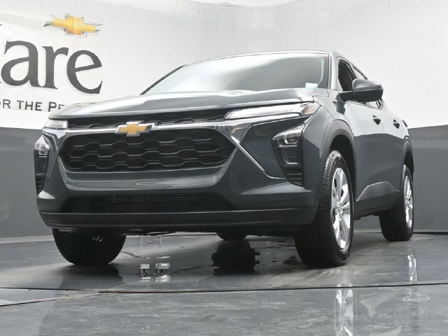 New 2026 Chevrolet Trax LS FWD image 4