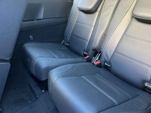 New 2026 Mercedes-Benz GLS 450 4MATIC image 14