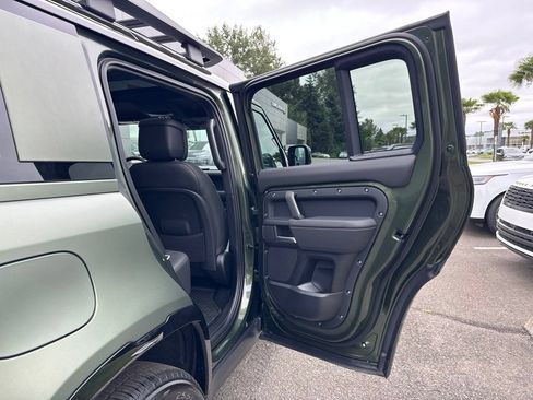 New 2026 Land Rover Defender 110 X-Dynamic SE AWD/4WD image 17