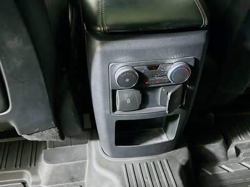 Used 2020 Ford Explorer Limited image 27