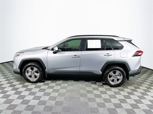 Used 2025 Toyota RAV4 XLE w/ Convenience Package image 5