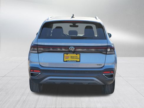 Certified 2025 Volkswagen Taos SE image 6