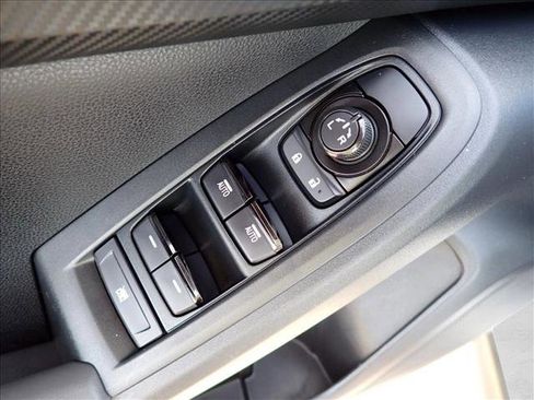 Certified 2025 Subaru Crosstrek 2.0i image 12