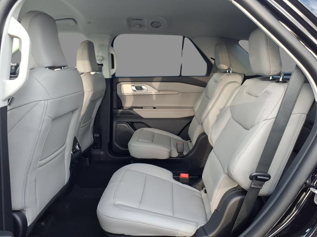New 2026 Ford Explorer Active w/ Active Comfort Package AWD/4WD image 5