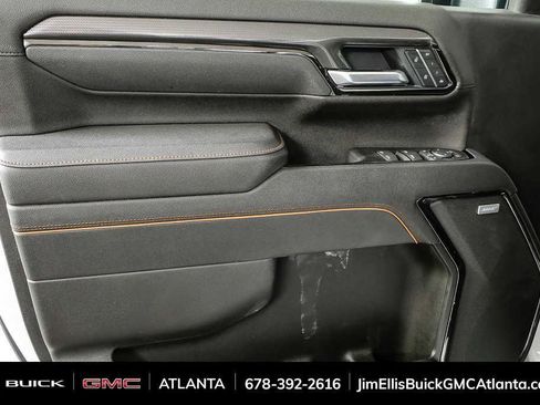 Used 2025 GMC Sierra 2500 AT4 w/ AT4 Premium Plus Package AWD/4WD image 6