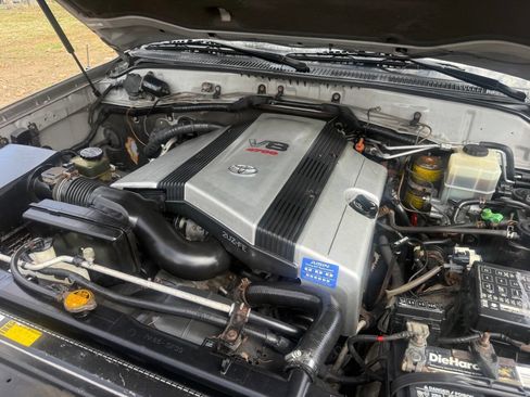 Used 2002 Toyota Land Cruiser image 97