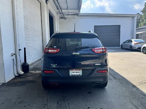 Used 2016 Jeep Cherokee Latitude w/ Cold Weather Group image 3