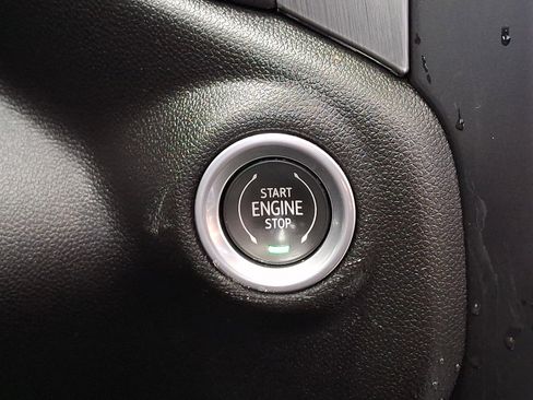 Certified 2022 GMC Sierra 2500 Denali w/ Denali Black Diamond Edition image 27