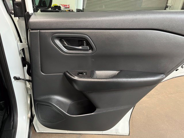 Used 2024 Nissan Rogue S FWD image 13