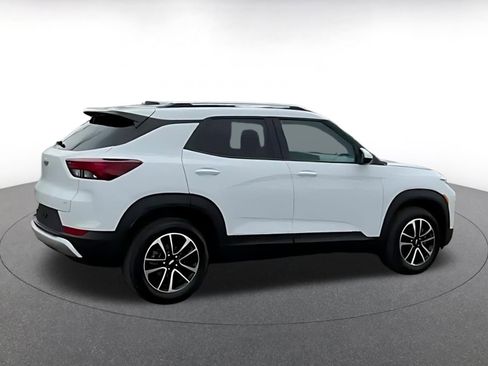 Used 2025 Chevrolet TrailBlazer LT image 9