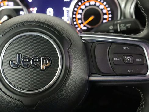 Used 2022 Jeep Gladiator Overland AWD/4WD image 10