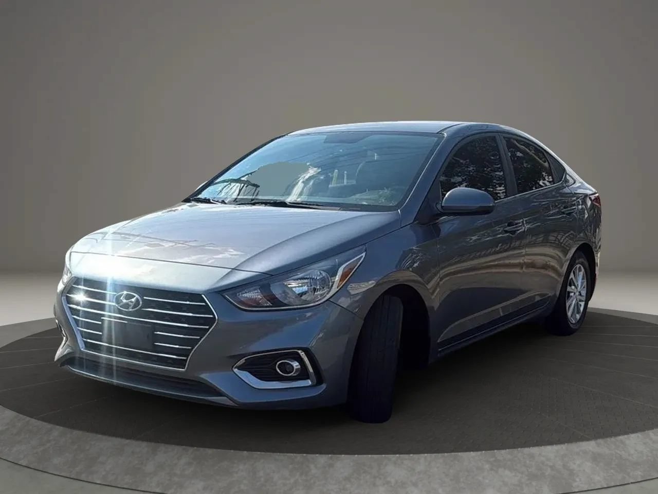 Used 2020 Hyundai Accent SEL FWD image 3